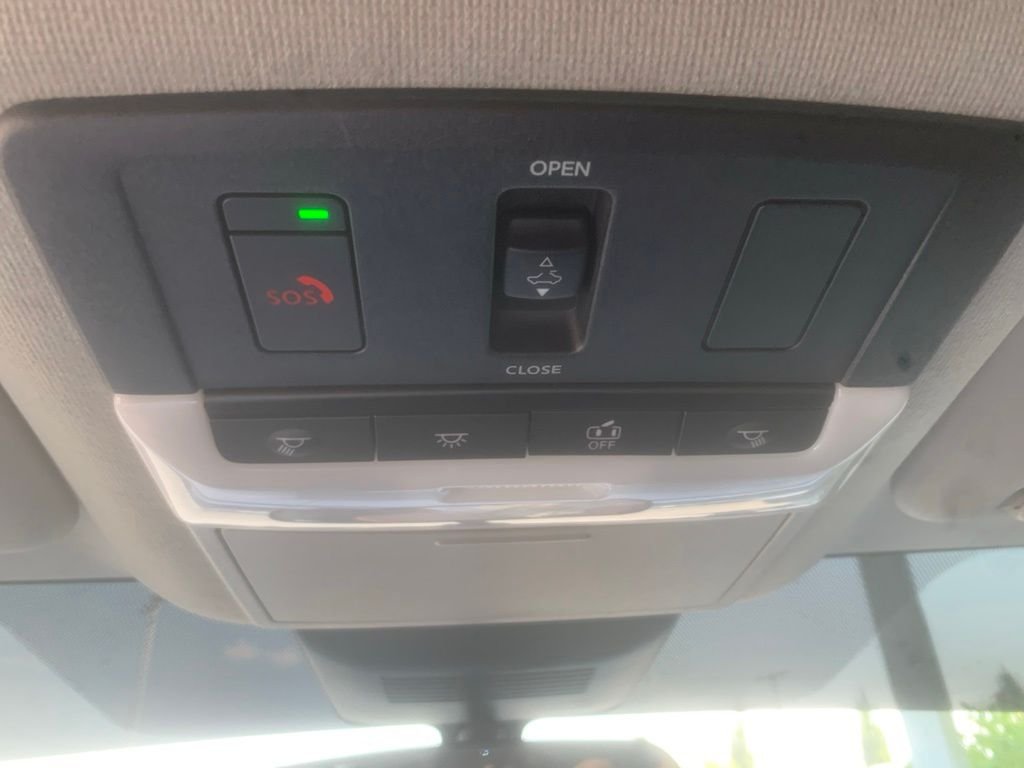 Used 2023 Super Black Nissan SR image 25