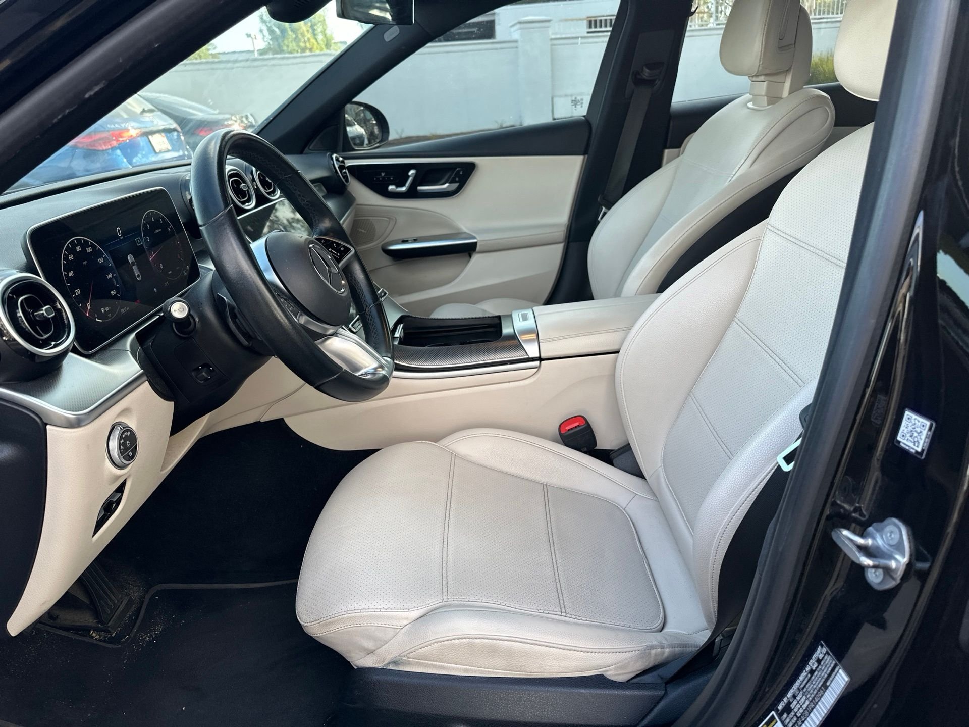 Used 2023  Mercedes-Benz C 300 image 7