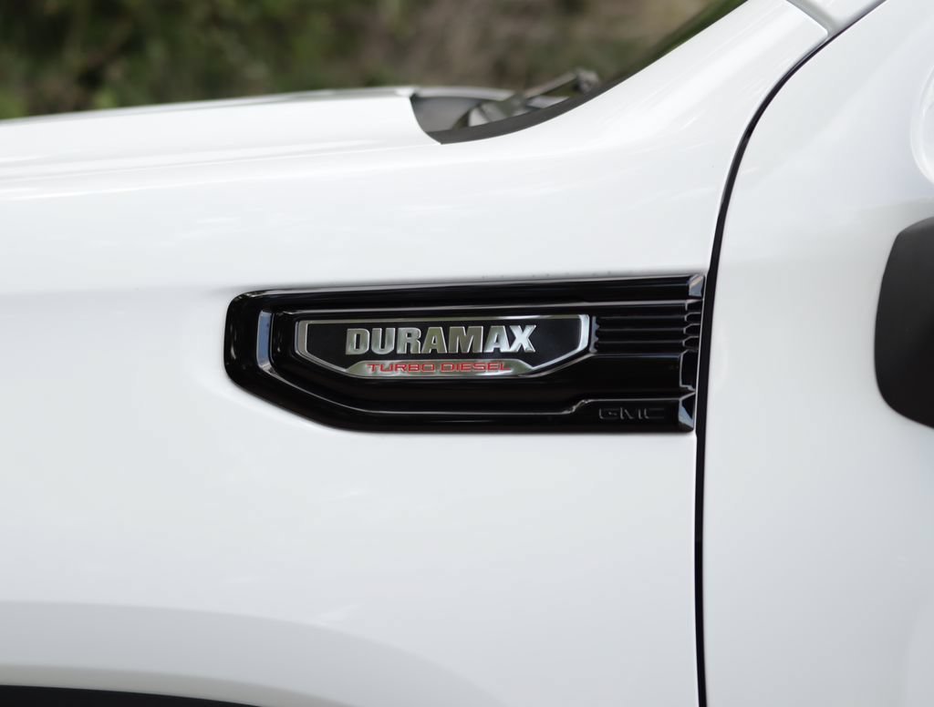 Used 2025 Summit White GMC Elevation image 35