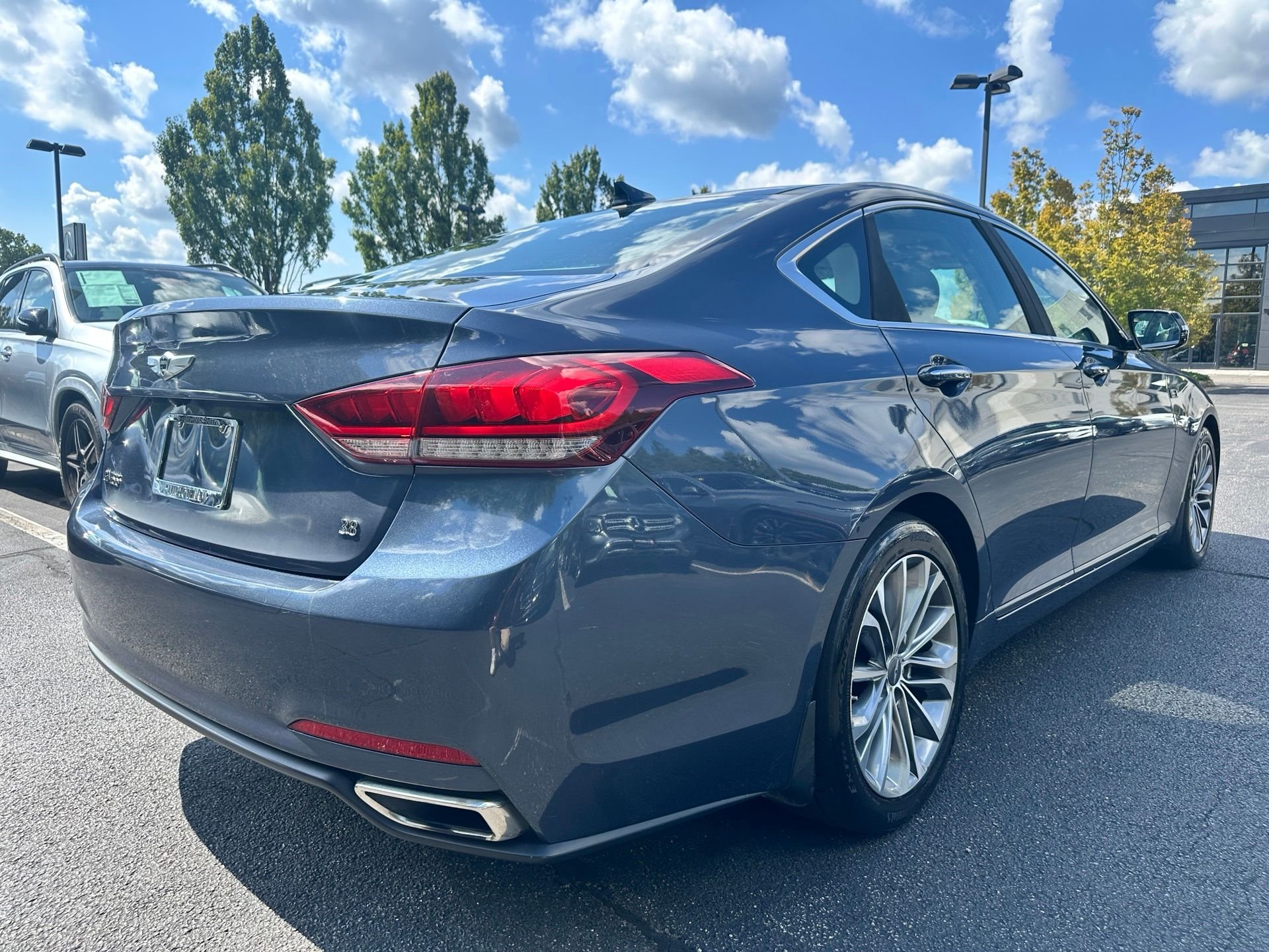 Used 2015 Blue Hyundai 3.8 image 24