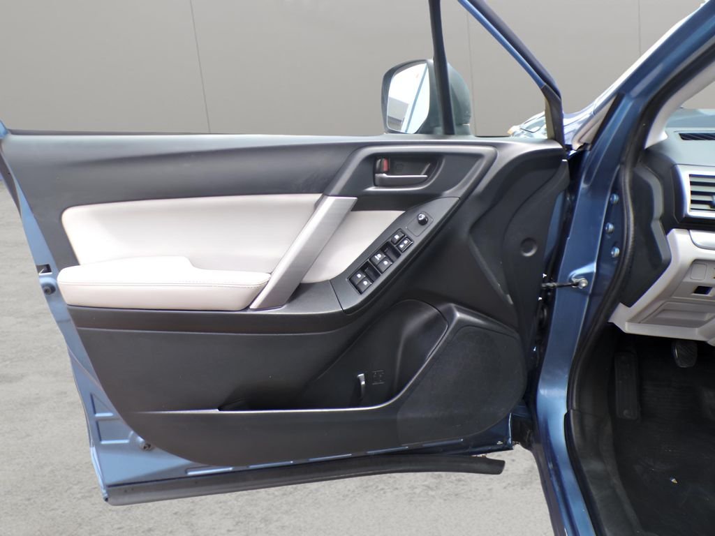 Used 2016 Quartz Blue Pearl Subaru 2.5i image 12