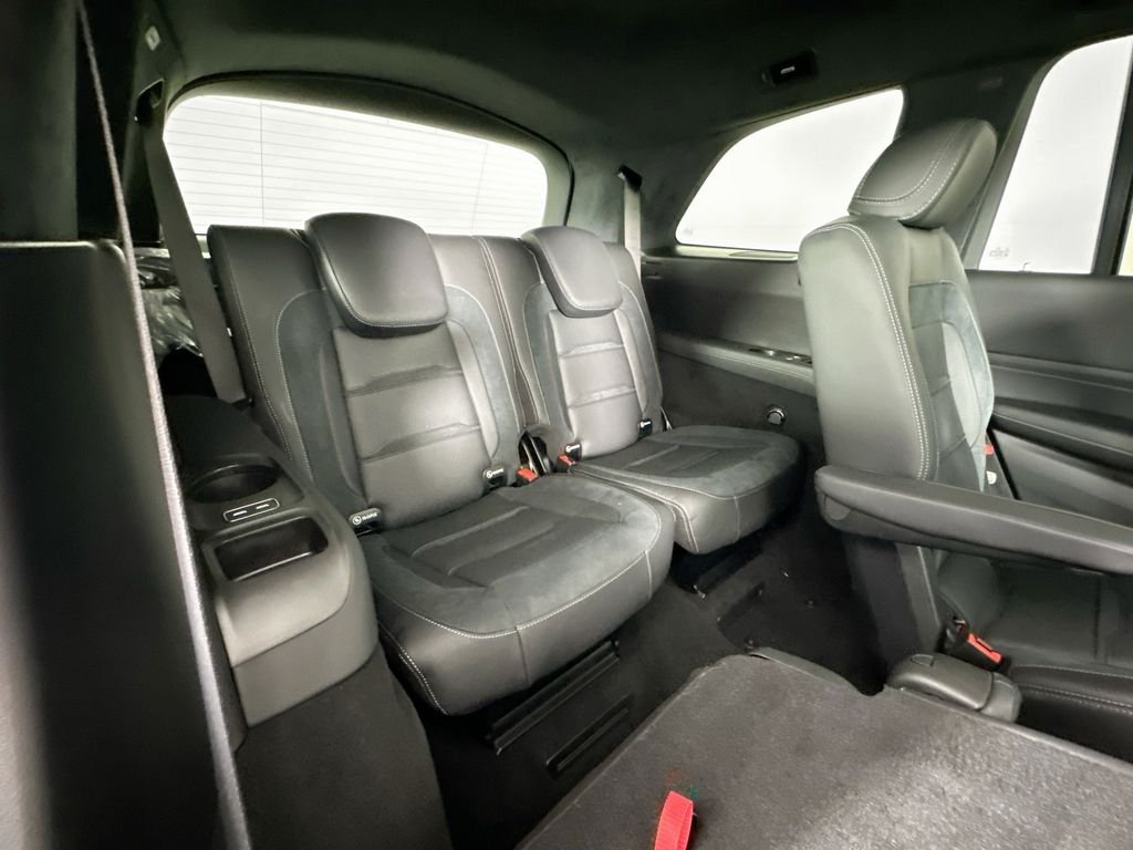 New 2026 MANUFAKTUR Moonlight White Metallic Mercedes-Benz GLS 63 AMG® image 29
