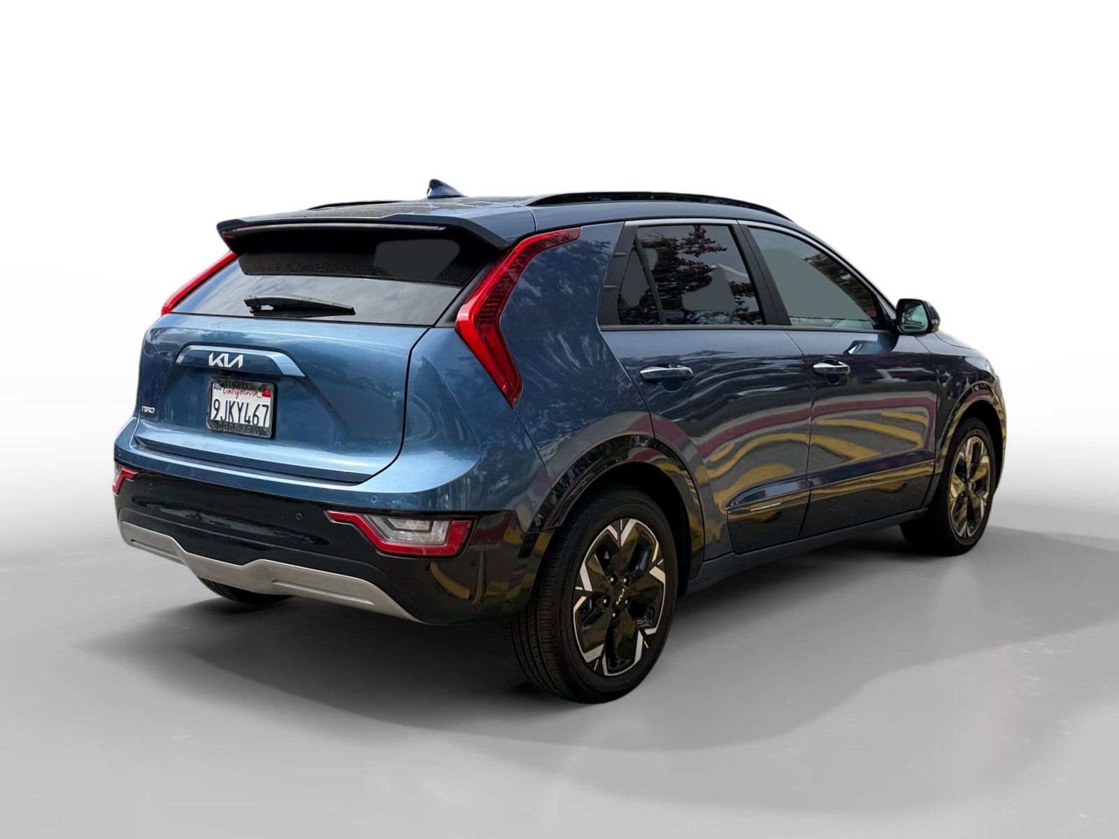 Certified Used 2023 Mineral Blue Kia Wave image 5