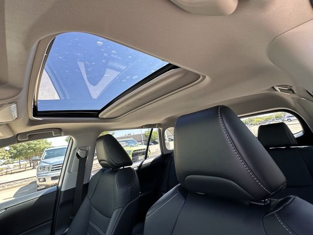 Used 2022 Silver Toyota XLE Premium image 27