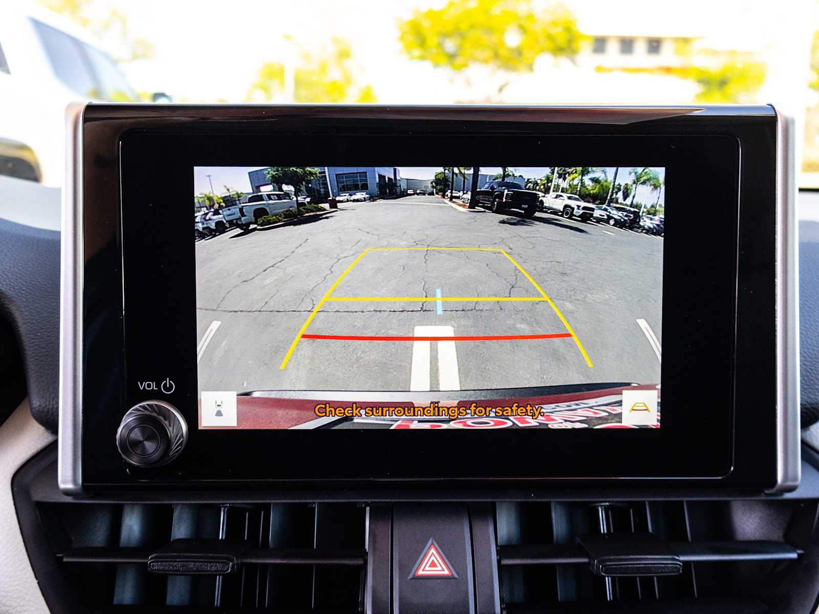 2025 Toyota RAV4 XLE - Photo 34