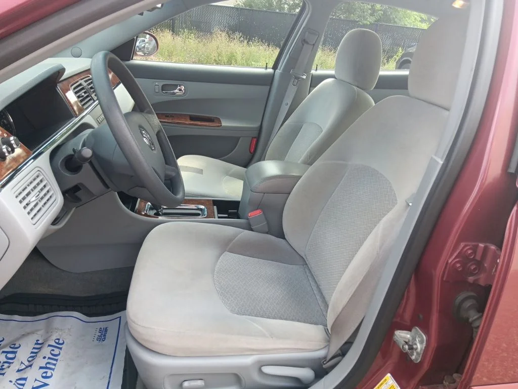 Used 2006 Cardinal Red Metallic Buick CX image 32