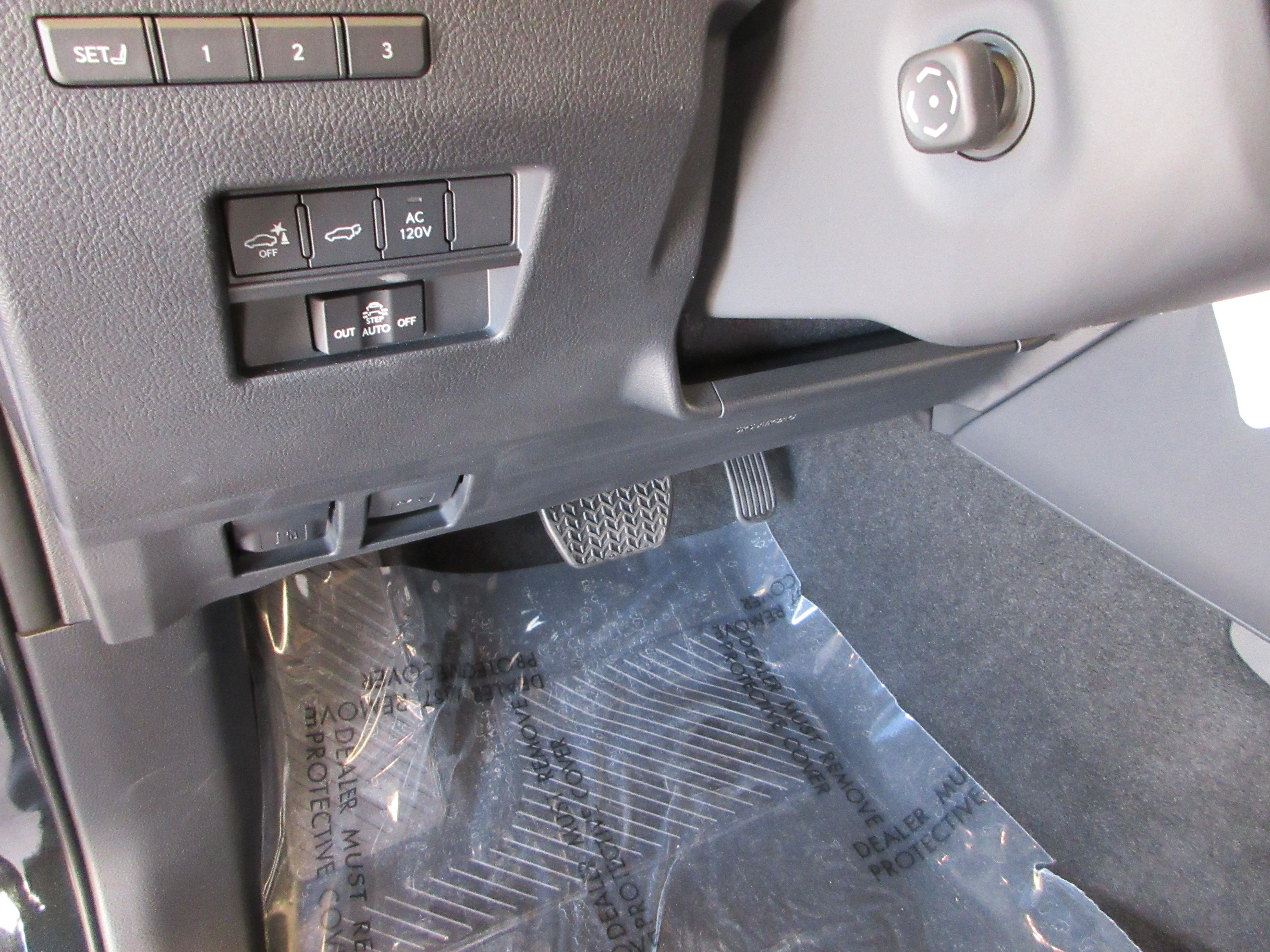 Used 2026 Caviar Lexus 550 Luxury+ image 35