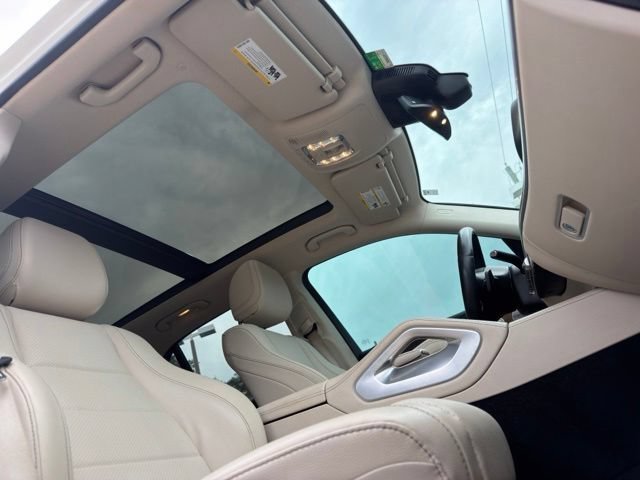 Used 2022 White Mercedes-Benz GLE 350 image 13