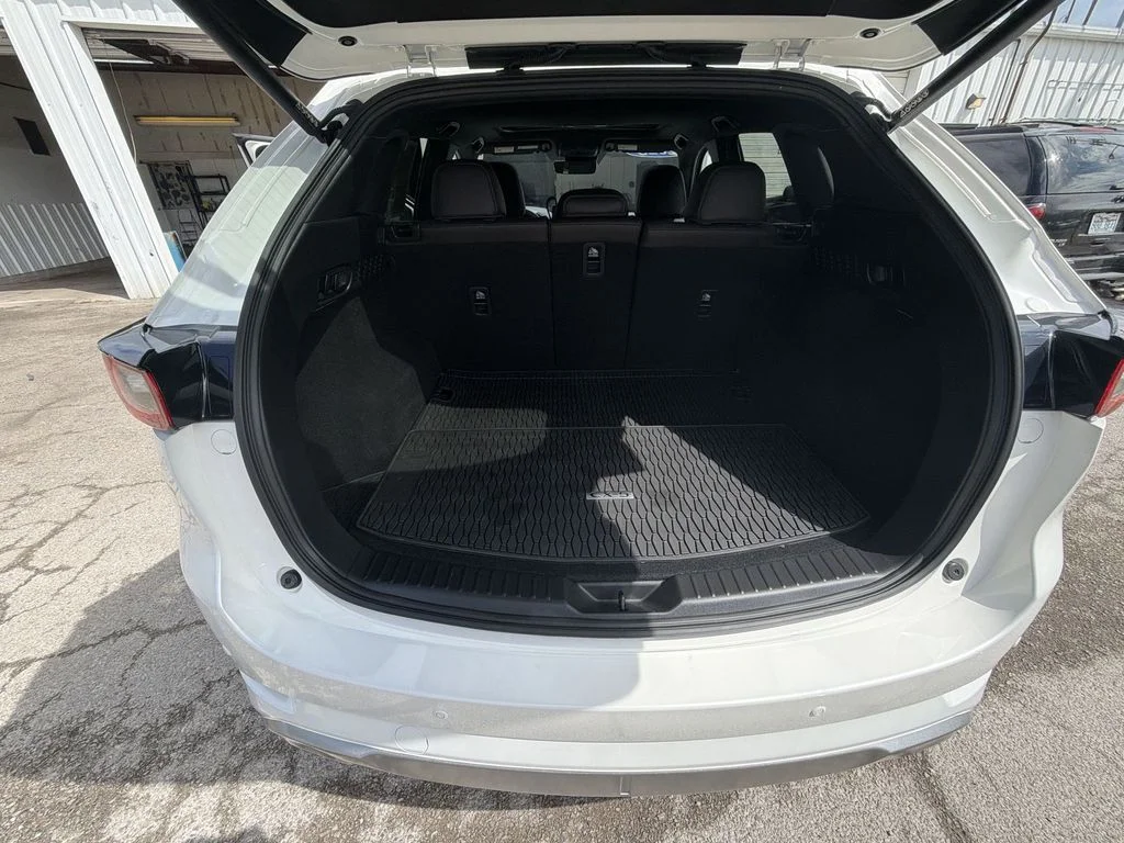 Used 2025 White Mazda 2.5 Turbo Signature image 23