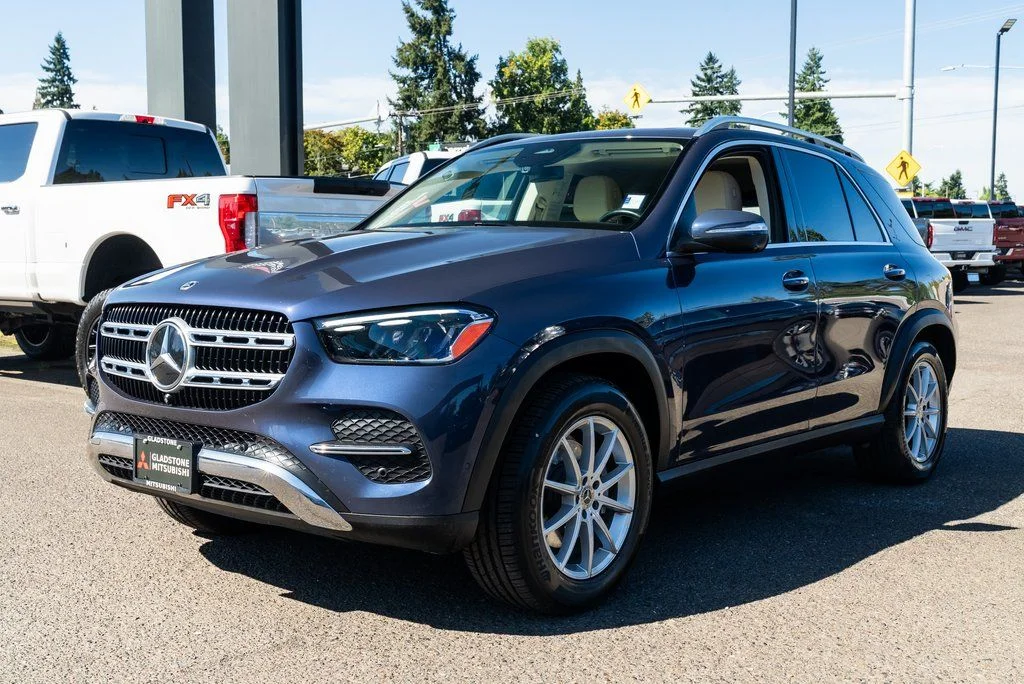 Used 2024 Blue Mercedes-Benz GLE 350 image 3
