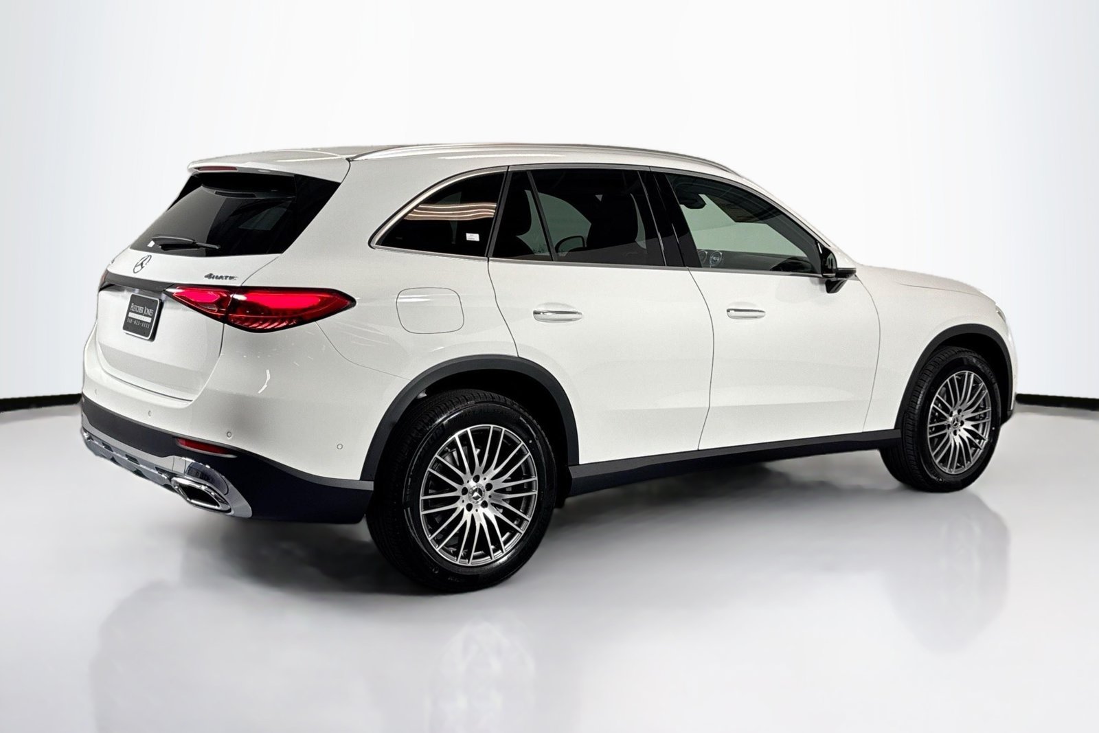 New 2026 Polar White Mercedes-Benz GLC 300 image 5