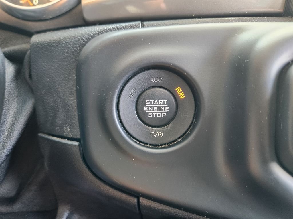 Used 2020 Bright White Clearcoat Jeep Sahara image 22