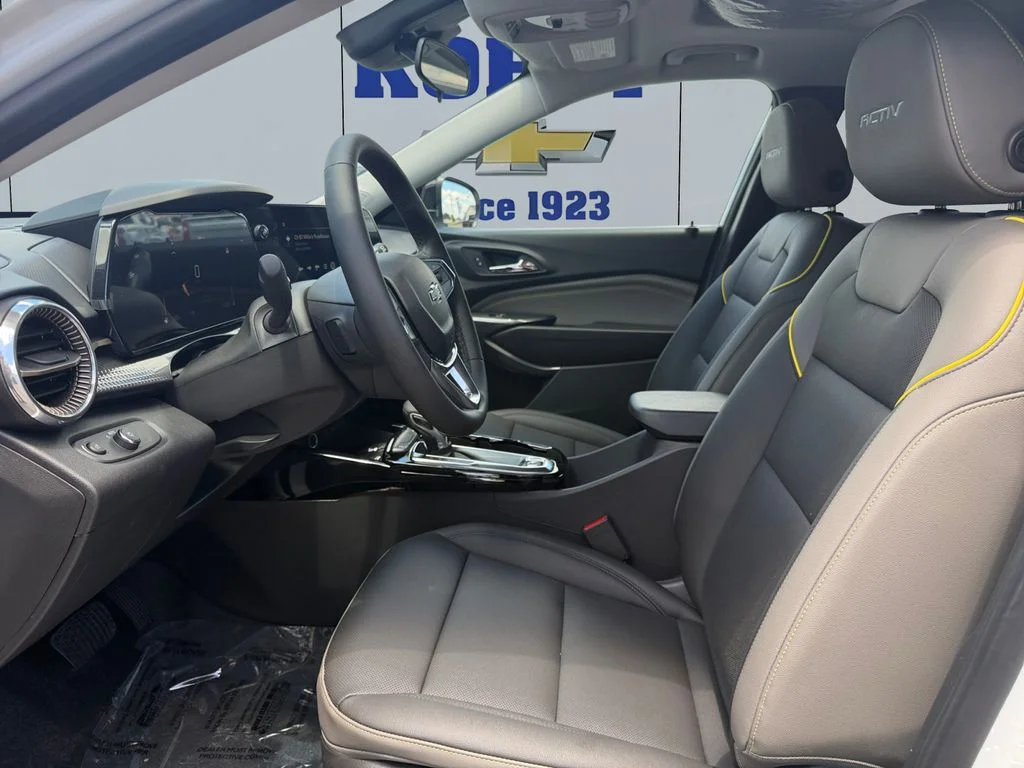 New 2026 Summit White Chevrolet ACTIV image 10