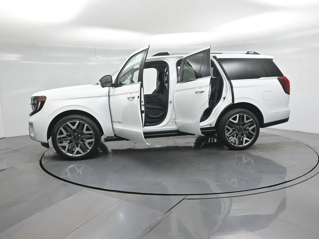 New 2025 Oxford White Ford Platinum image 36