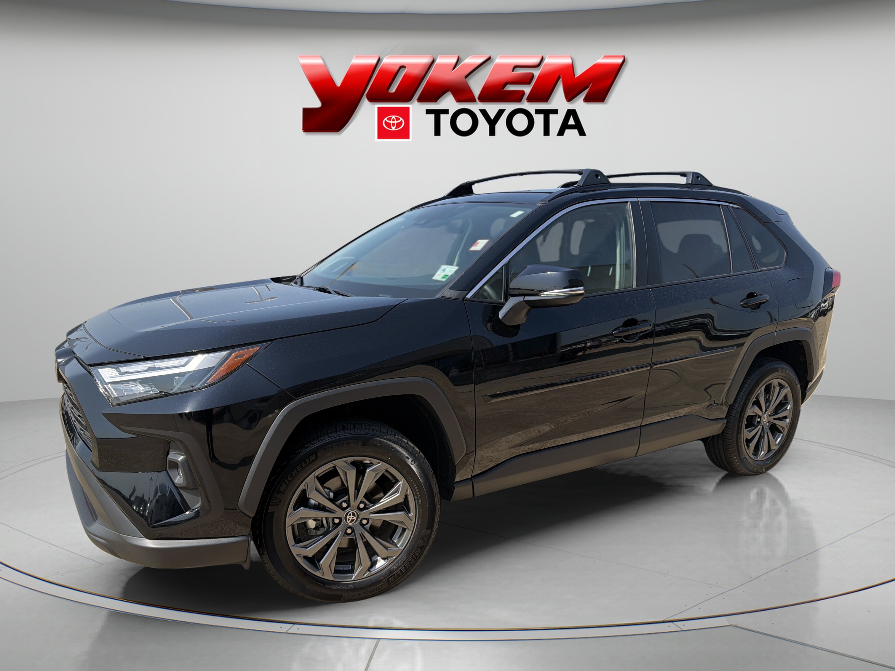 Certified Used 2025 Black Toyota Hybrid XLE Premium image 1