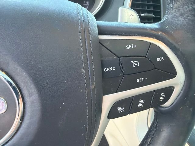 Used 2018 White Jeep Summit image 12