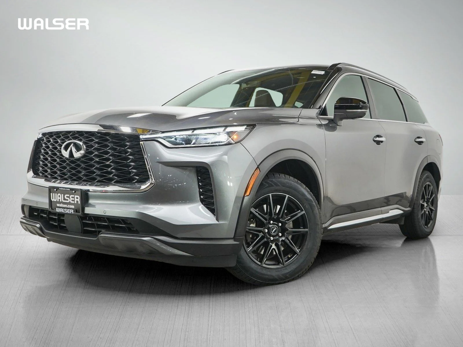 Used 2024  INFINITI Autograph image 1