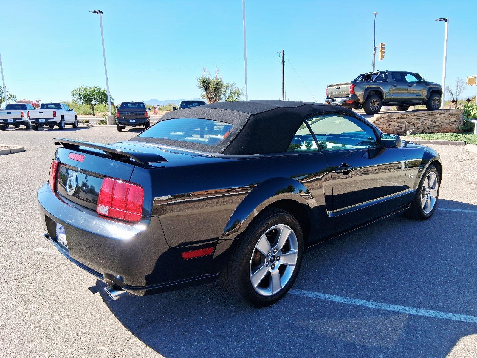 Used 2007  Ford GT Deluxe image 13