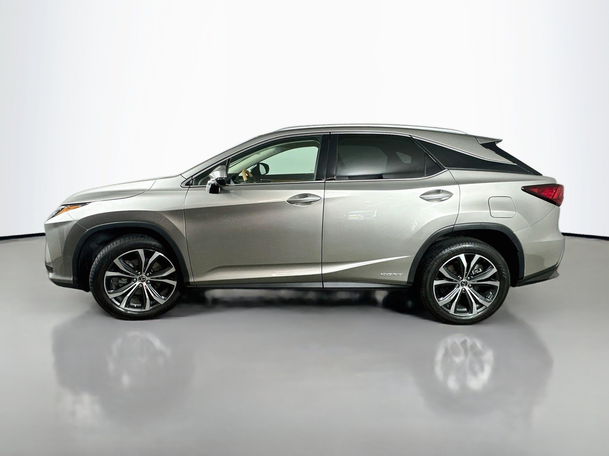 Used 2019 Atomic Silver Lexus 450h image 4