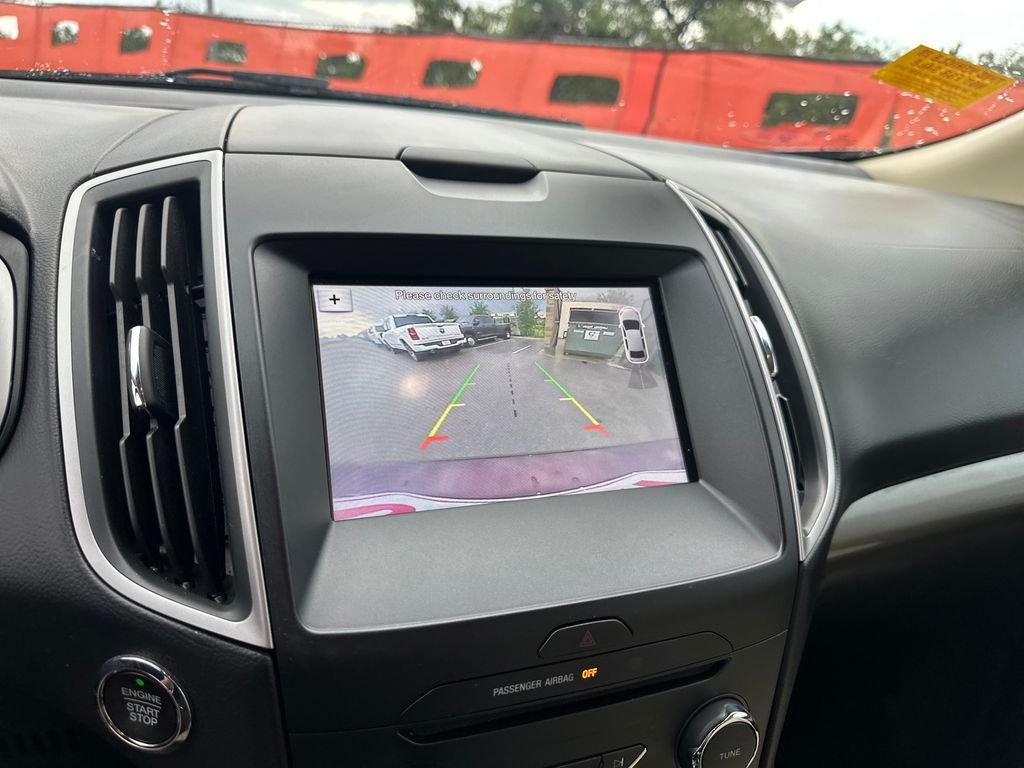 Used 2018 Red Ford SEL image 27