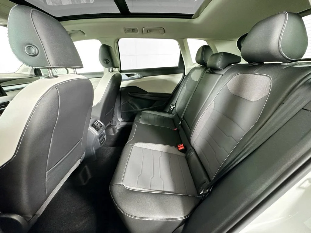 2026 Volkswagen Taos SE - Photo 14
