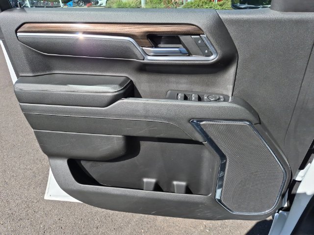 Used 2024 Summit White Chevrolet LT (2FL) image 24