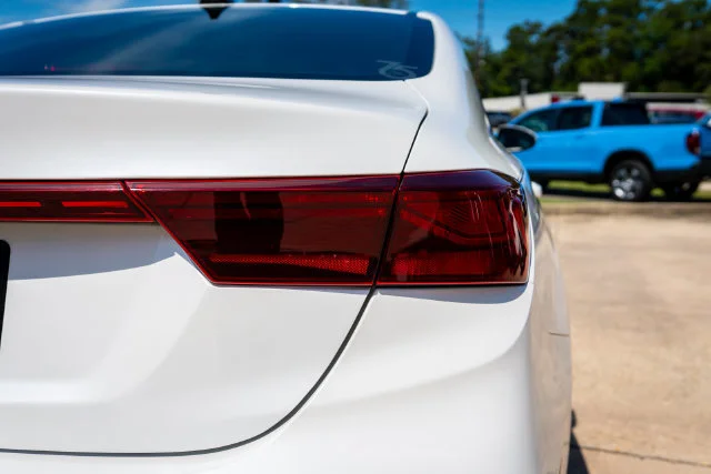 Used 2024 Snow White Pearl Kia LXS image 17