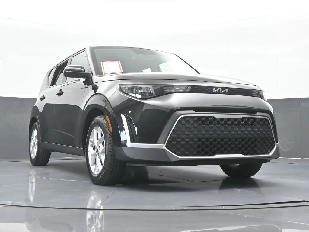 Used 2023 Fusion Black Kia S image 60