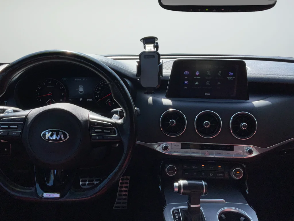 Used 2020 White Kia GT1 image 11