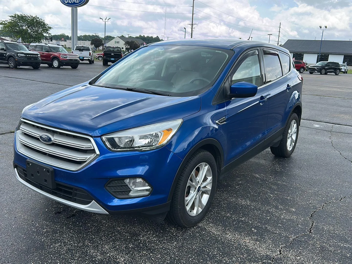 Used 2019 Ford Escape SE with VIN 1FMCU0GD5KUA13988 for sale in Logansport, IN