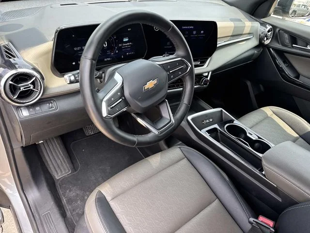 Used 2025 Gray Chevrolet LT image 30