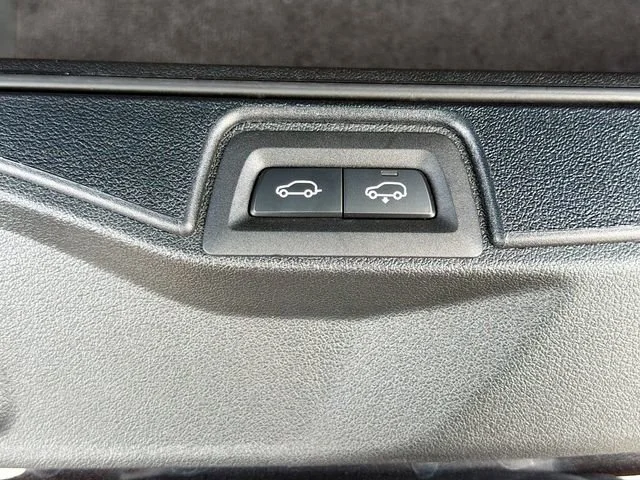 Used 2024 Black Sapphire Metallic BMW xDrive40i image 49