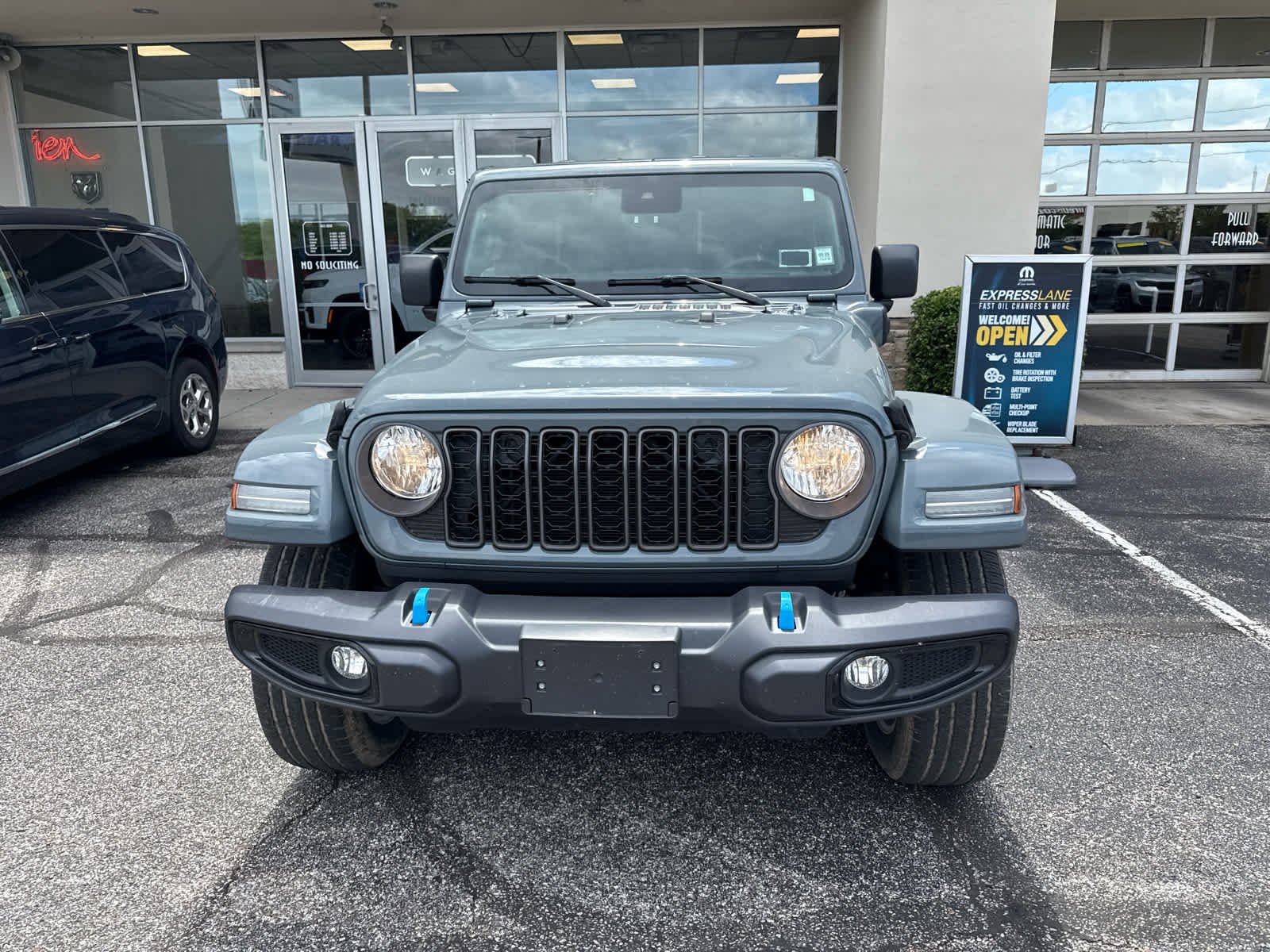 Used 2024 Anvil Clear Coat Jeep Sport S image 3