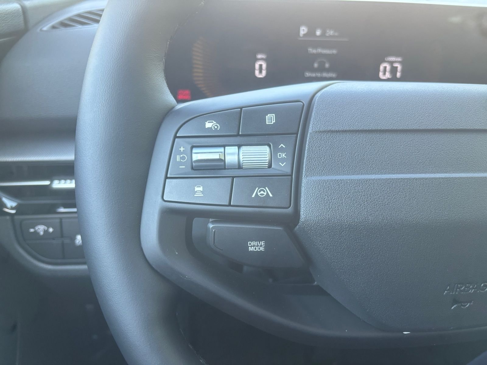 New 2026 Glacial White Pearl Kia LX image 22