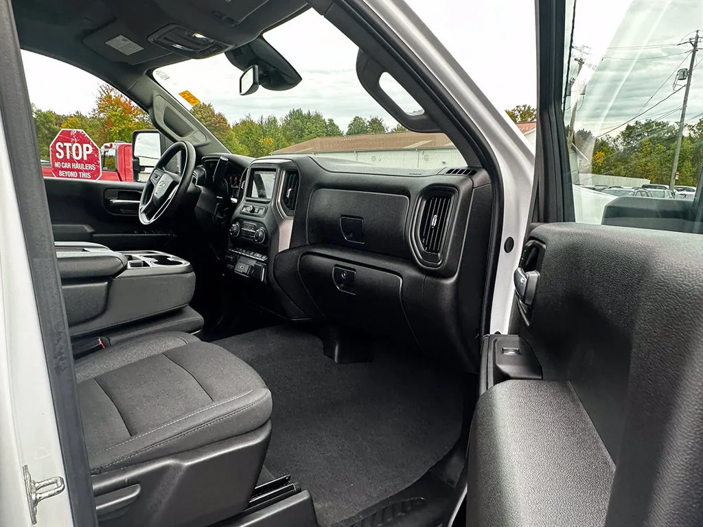 Used 2026 White Chevrolet Custom image 24