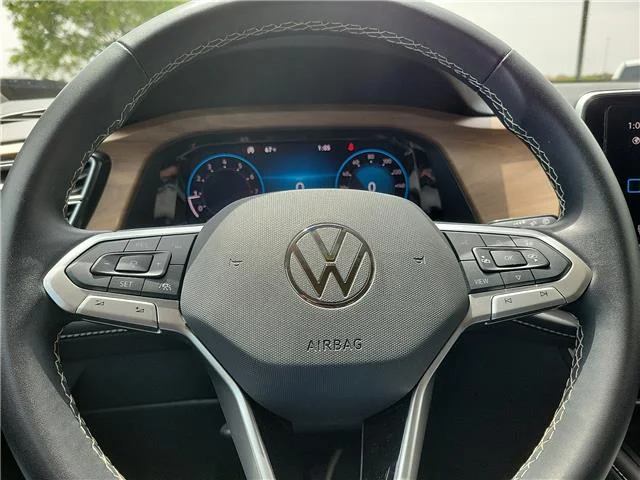 Used 2023 White Volkswagen 2.0T SE w/Technology Front-Wheel Drive image 17