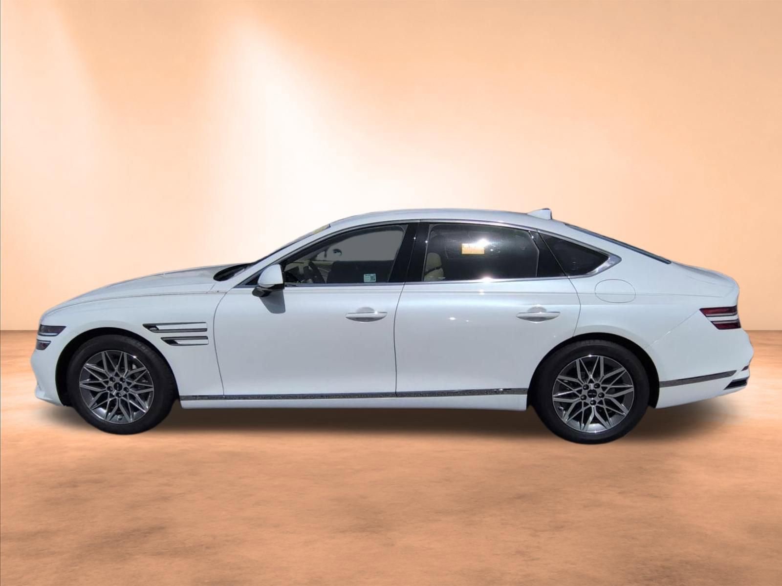 Certified Used 2025 Uyuni White Genesis 2.5T image 8