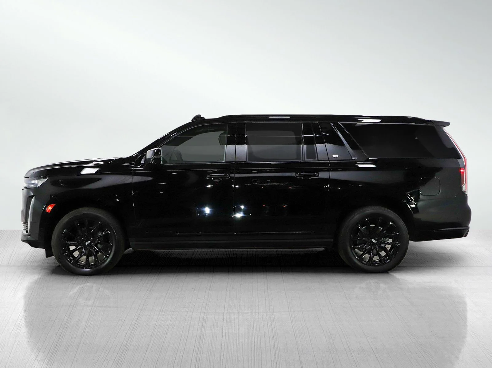 Used 2024 Cadillac Escalade ESV Sport Platinum with VIN 1GYS4RKL6RR347943 for sale in Bloomington, Minnesota