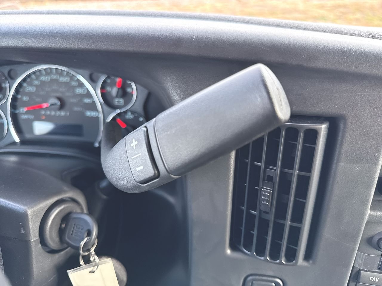 2025 Chevrolet Express Cargo Work Van - Photo 39