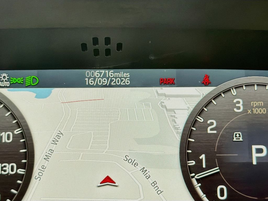 Used 2023 Silver Land Rover S image 12