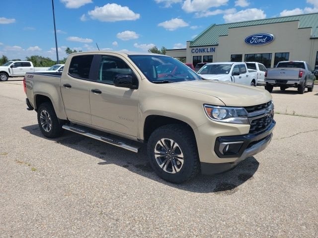 Used 2022 Sand Dune Metallic Chevrolet Z71 image 21