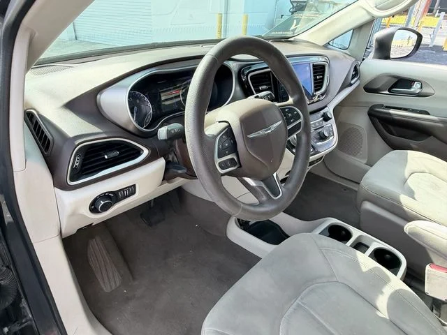 Used 2017 Gray Chrysler Touring image 9