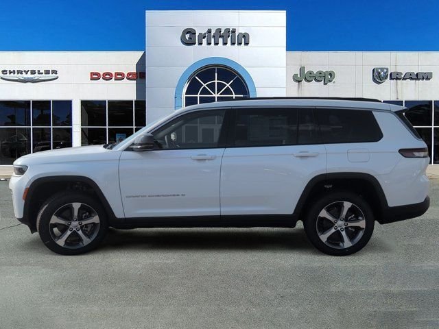 New 2026 Bright White Clear-Coat Exterior Paint Jeep Limited image 10