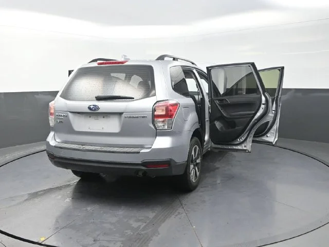 Used 2018 Silver Subaru 2.5i image 44