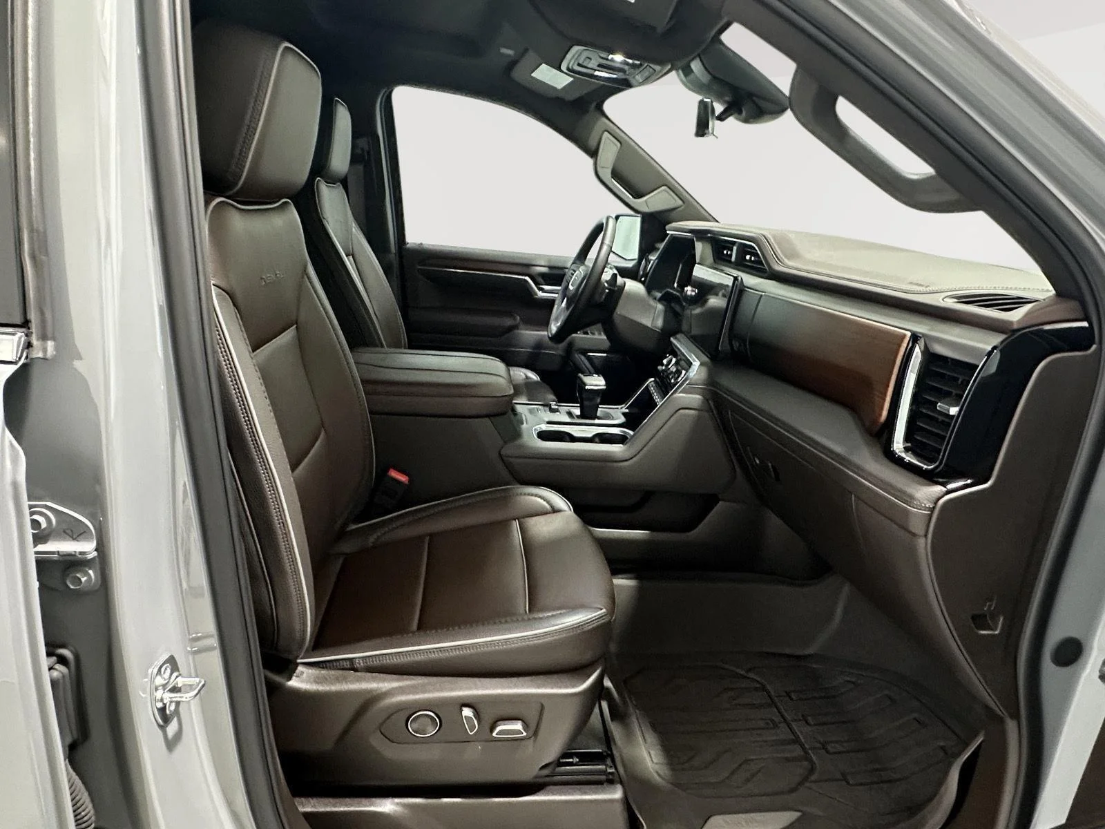 Used 2025 Thunderstorm Gray GMC Denali image 25
