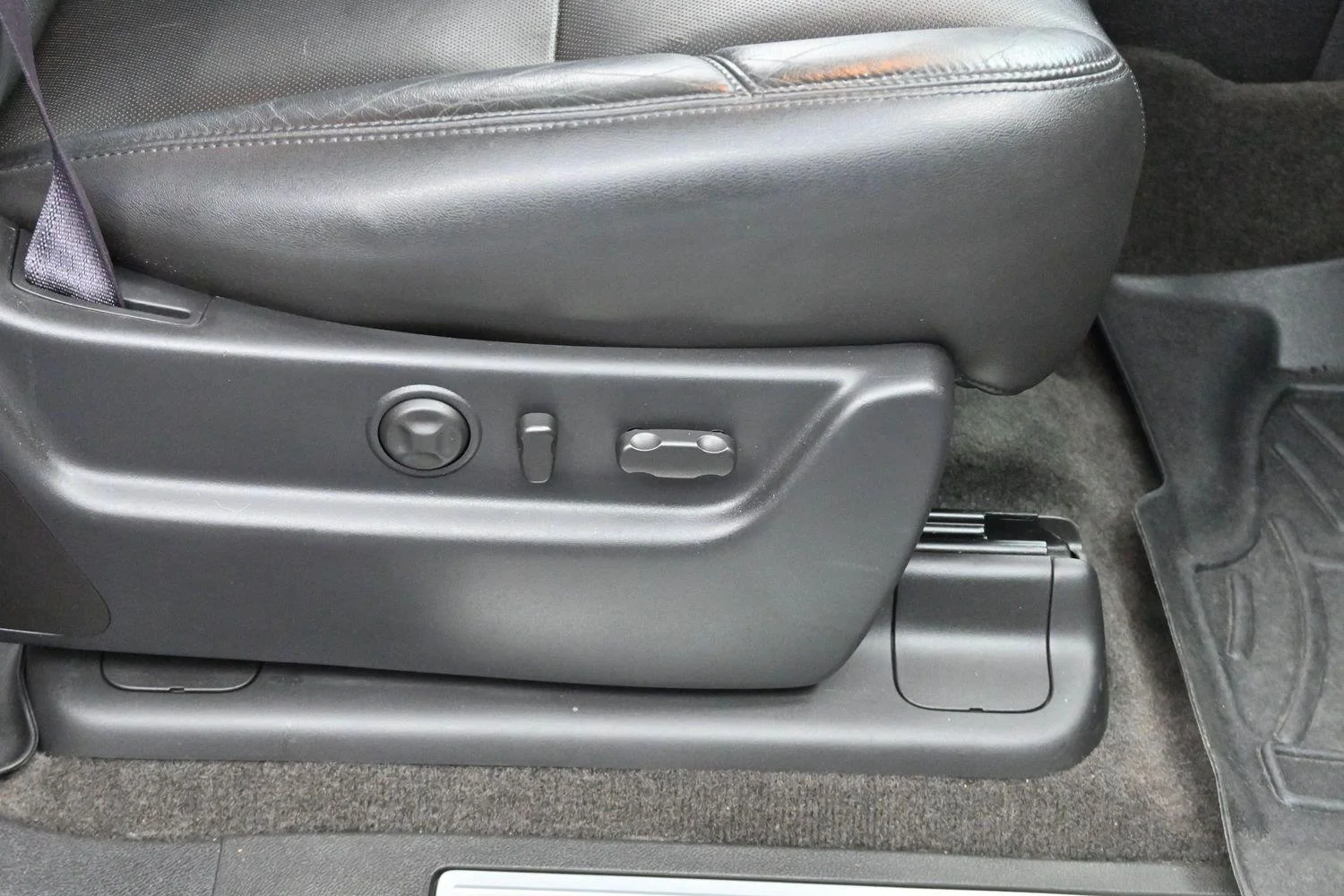 Used 2014 ONYX BLACK GMC Denali image 35