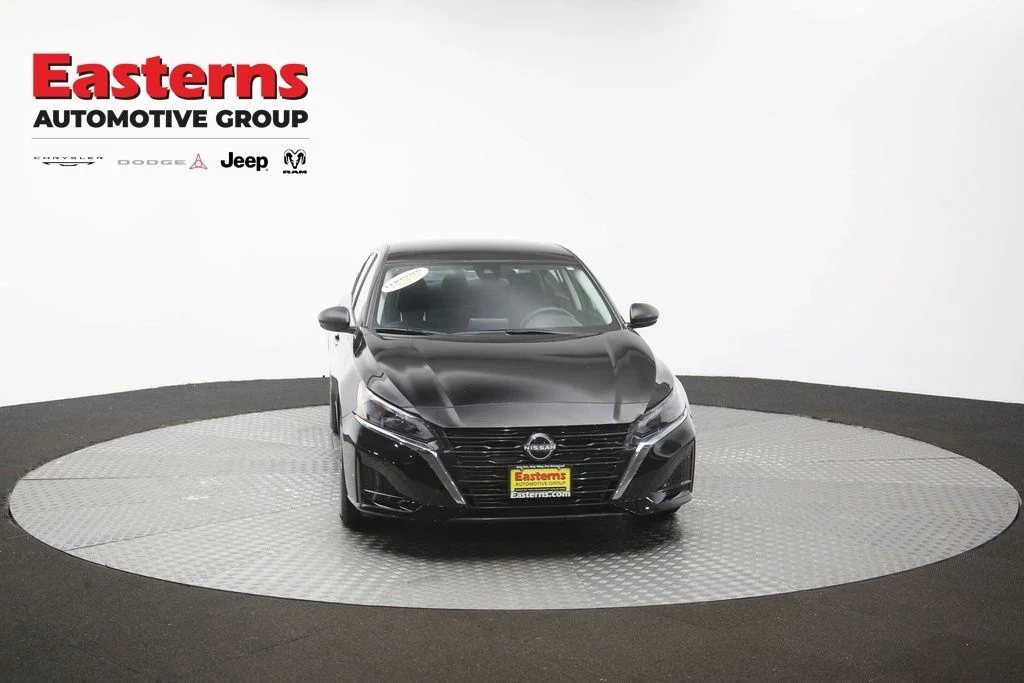 Used 2025 Black Nissan 2.5 SV image 51