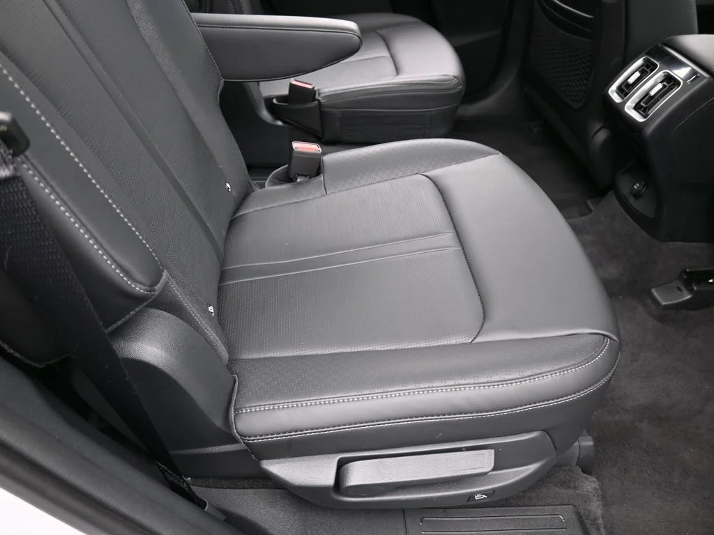 Used 2025 Glacial White Pearl Kia EX image 41