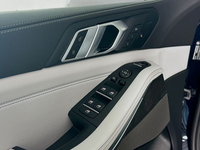 Used 2026 Carbon Black Metallic BMW xDrive40i image 18