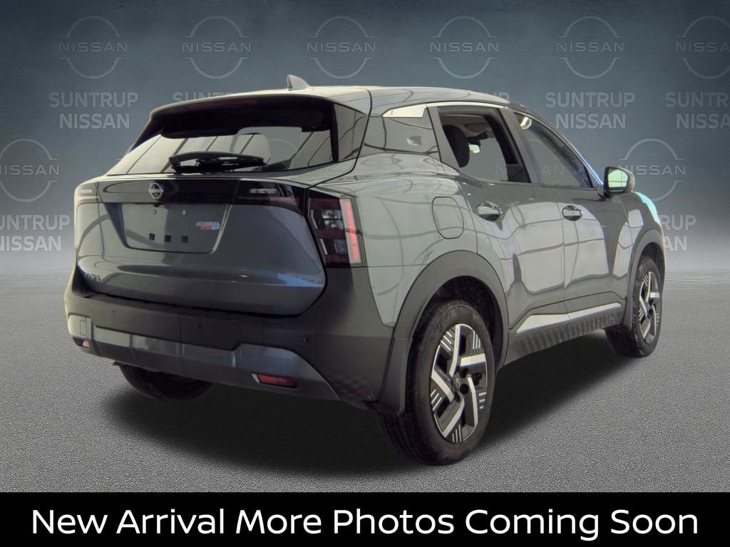 Used 2025 Gray Nissan SV image 3